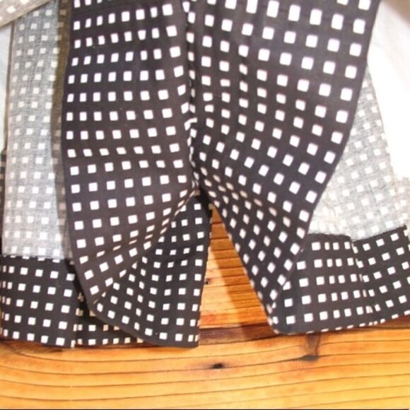 NWOT Kate Spade Black White Shorts - Picture 4 of 7